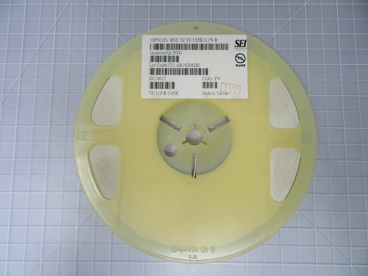 Lot of 2857 SEI RNC 32 T9 3.65K 0.1% R RES 3.65K OHM 0.1% 1/3W 1206 X103729