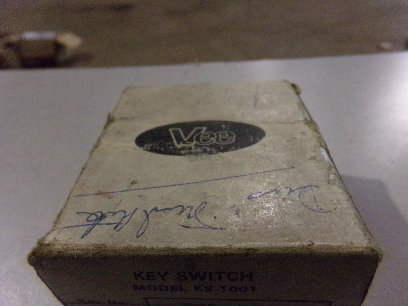 NEW Vee Key Switch w/ 2 Keys Model KS-10041 Key No PK-531 *FREE SHIPPING*