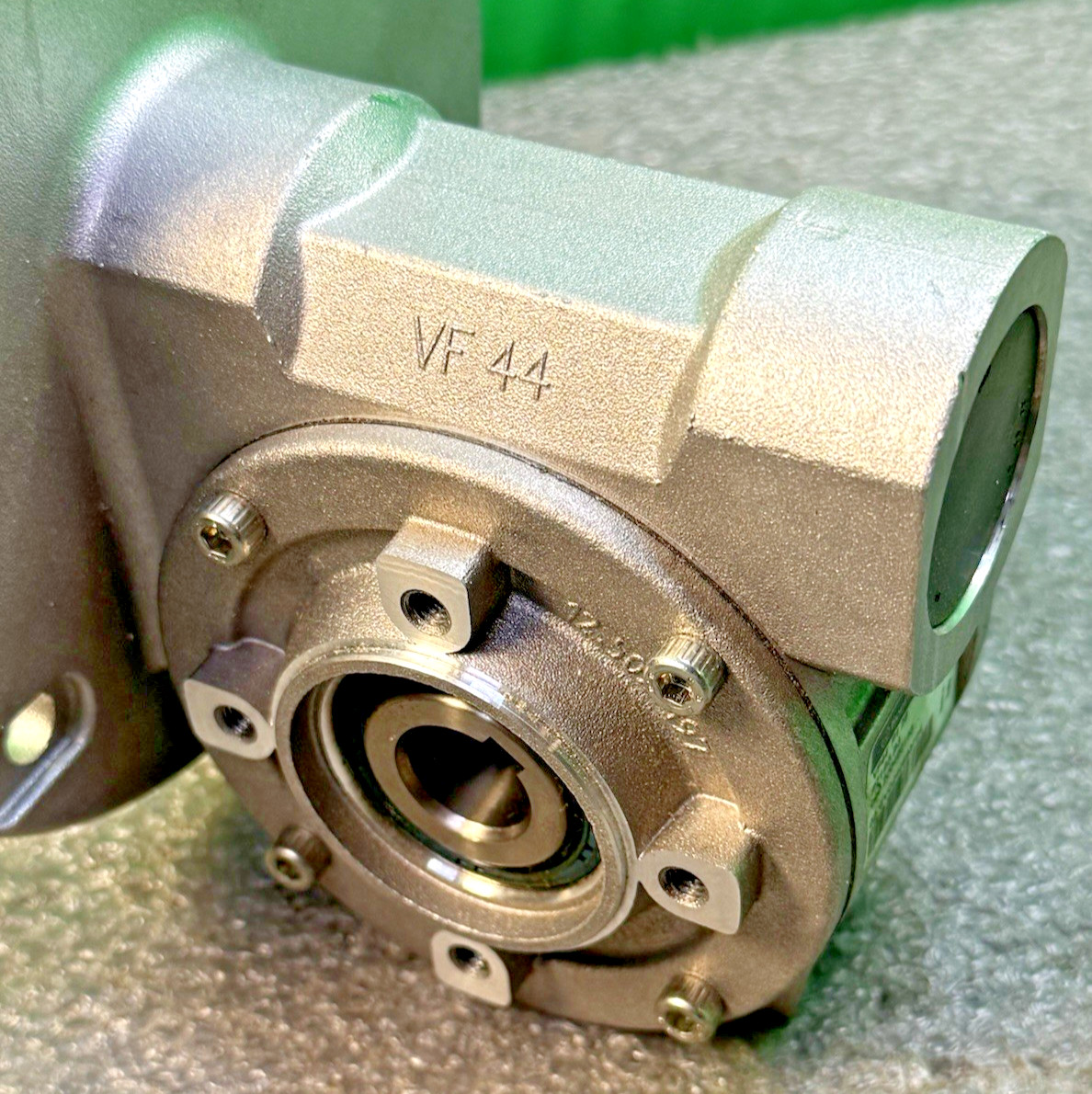 NEW BONFIGLIOLI VF44 P128P71B5B3 GEAR BOX REDUCER VF 44 P1 28 P71 B5 B3 1:28