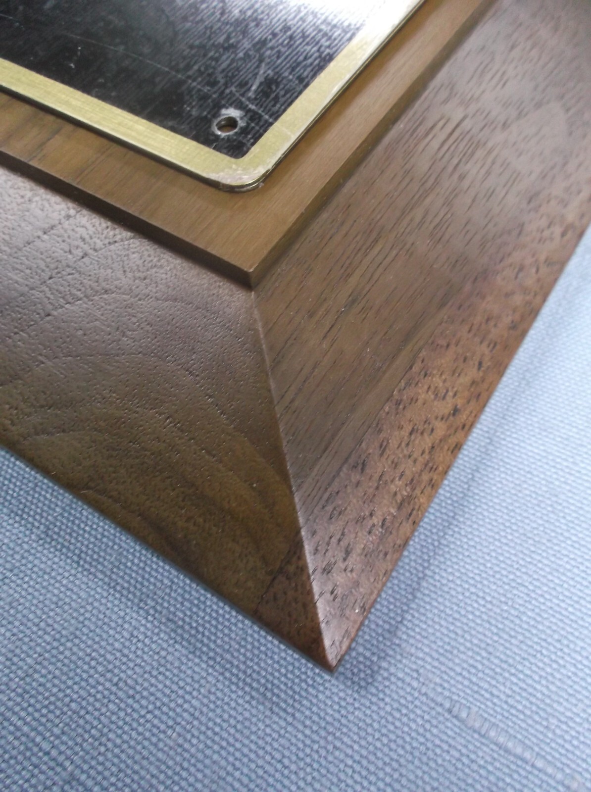 7 x 9 solid walnut plaque black brass plate 4 1/2 x 6 1/2 size trophy parts