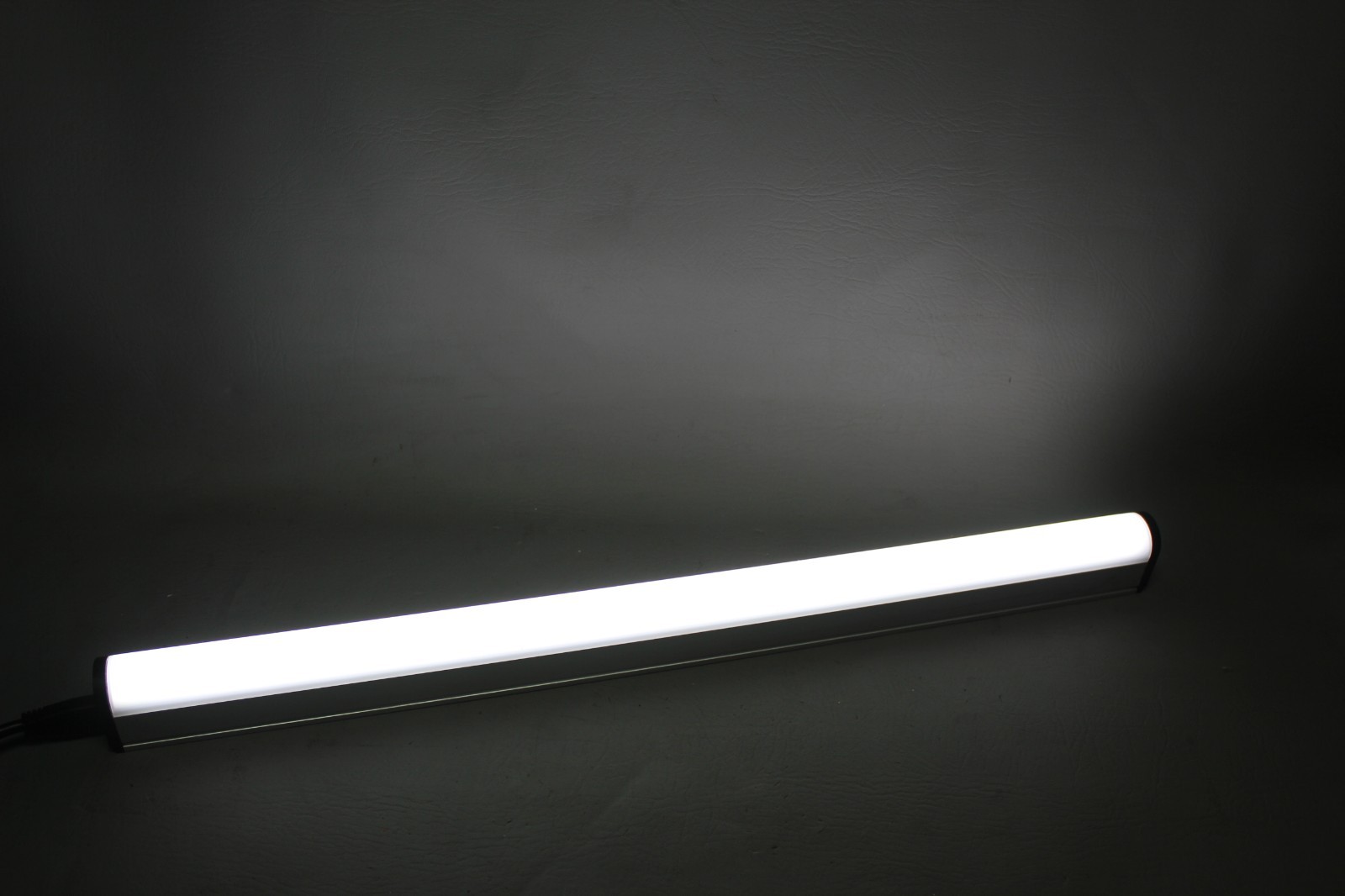BANNER LED WORKSTATION LIGHT WITH POWER SUPPLY WLB32ZC570PBQMB