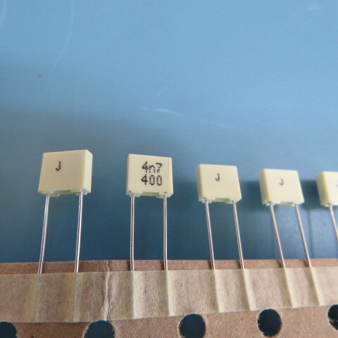 ARCOTRONICS R82MC1470DQ50J Qty of 100 per Lot Capacitor, 4700 pF Film Capacito