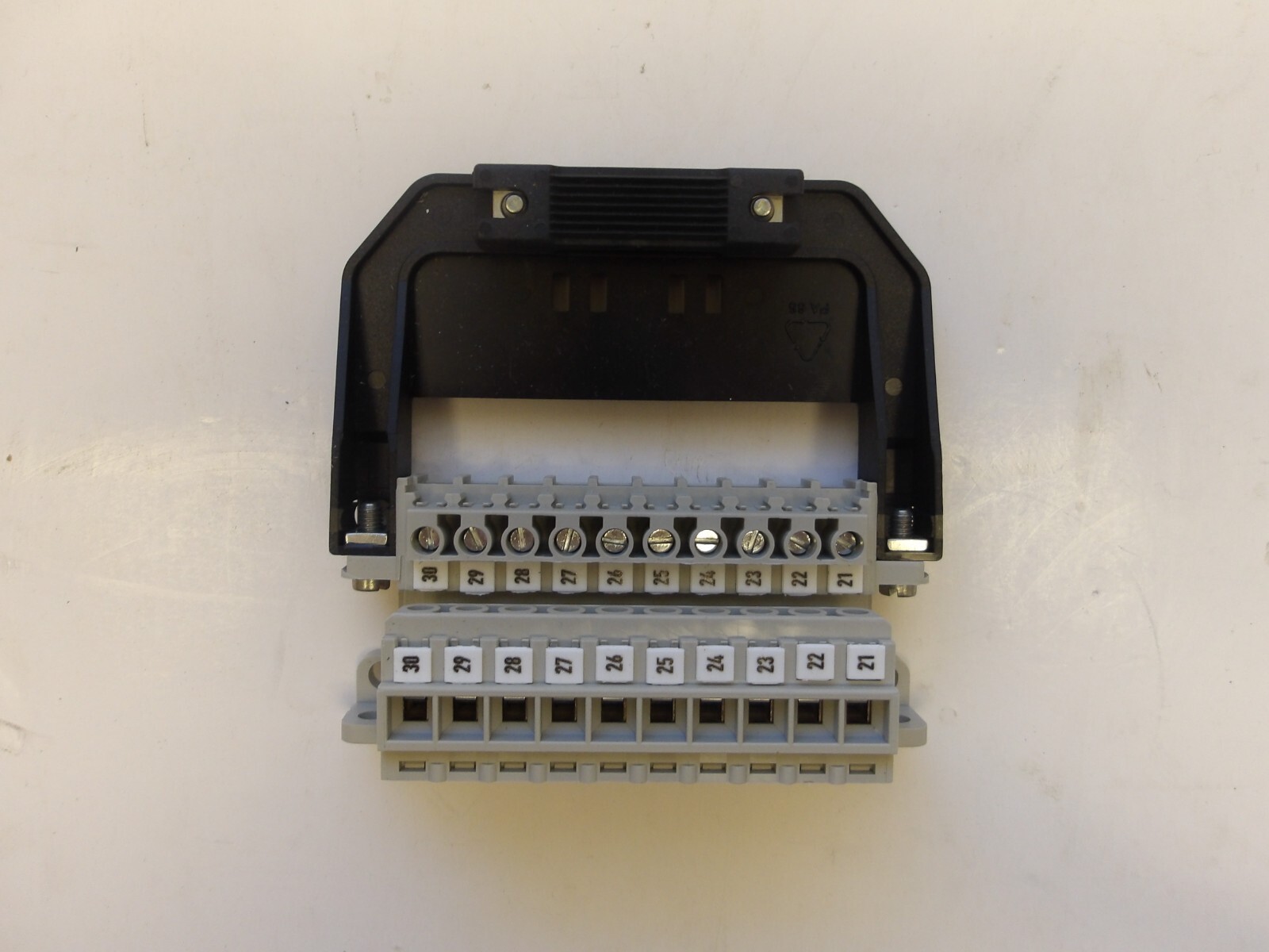 EATON CORPORATION P/N: NZM2-XSVR CONTROL CIRCUIT PLUG FOR REMOTE OPERATOR