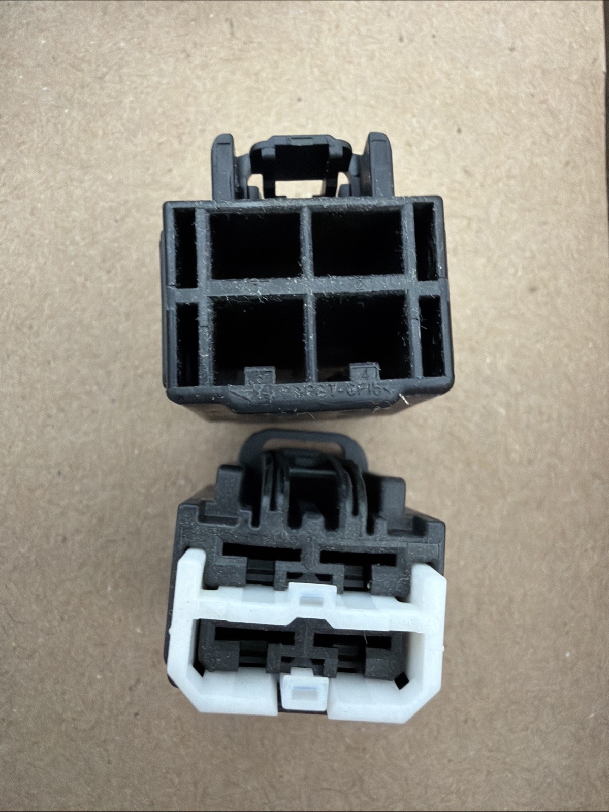 Lot of 999+ YAZAKI 7287-3831-30 Kaizen 6.3 Unsealed Connector.