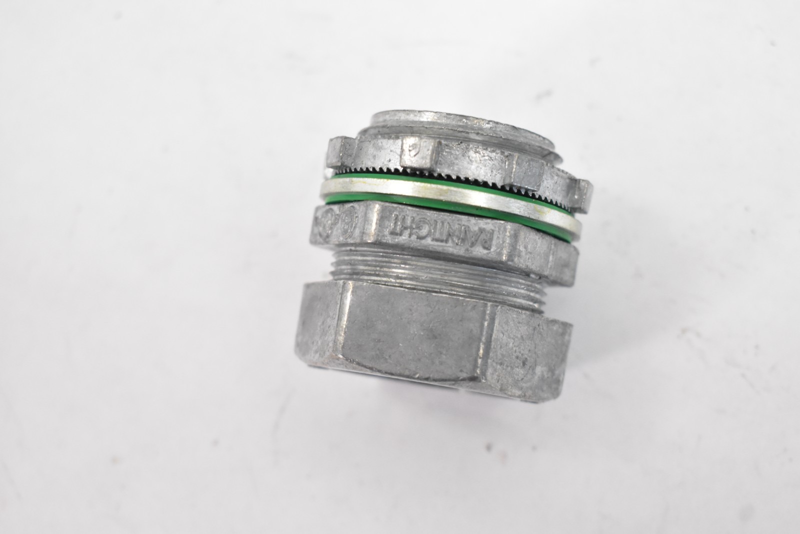 Lot of 5 Raintight Liqua-Seal Connectors 1″ Dia Threaded Union Connectors