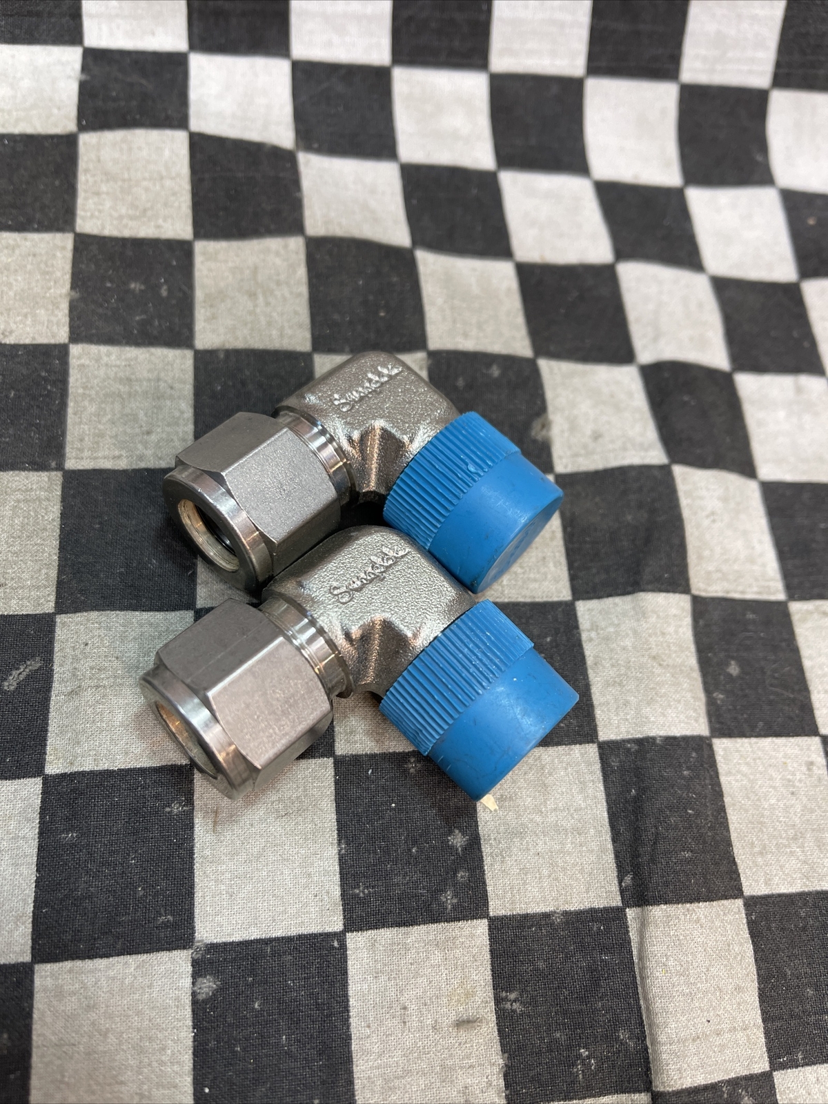 SWAGELOK SS-810-2-8 and SS-810-2-4, MALE ELBOE 1/2″T, Lot Of 3 SHIPSAMEDAY#104P9