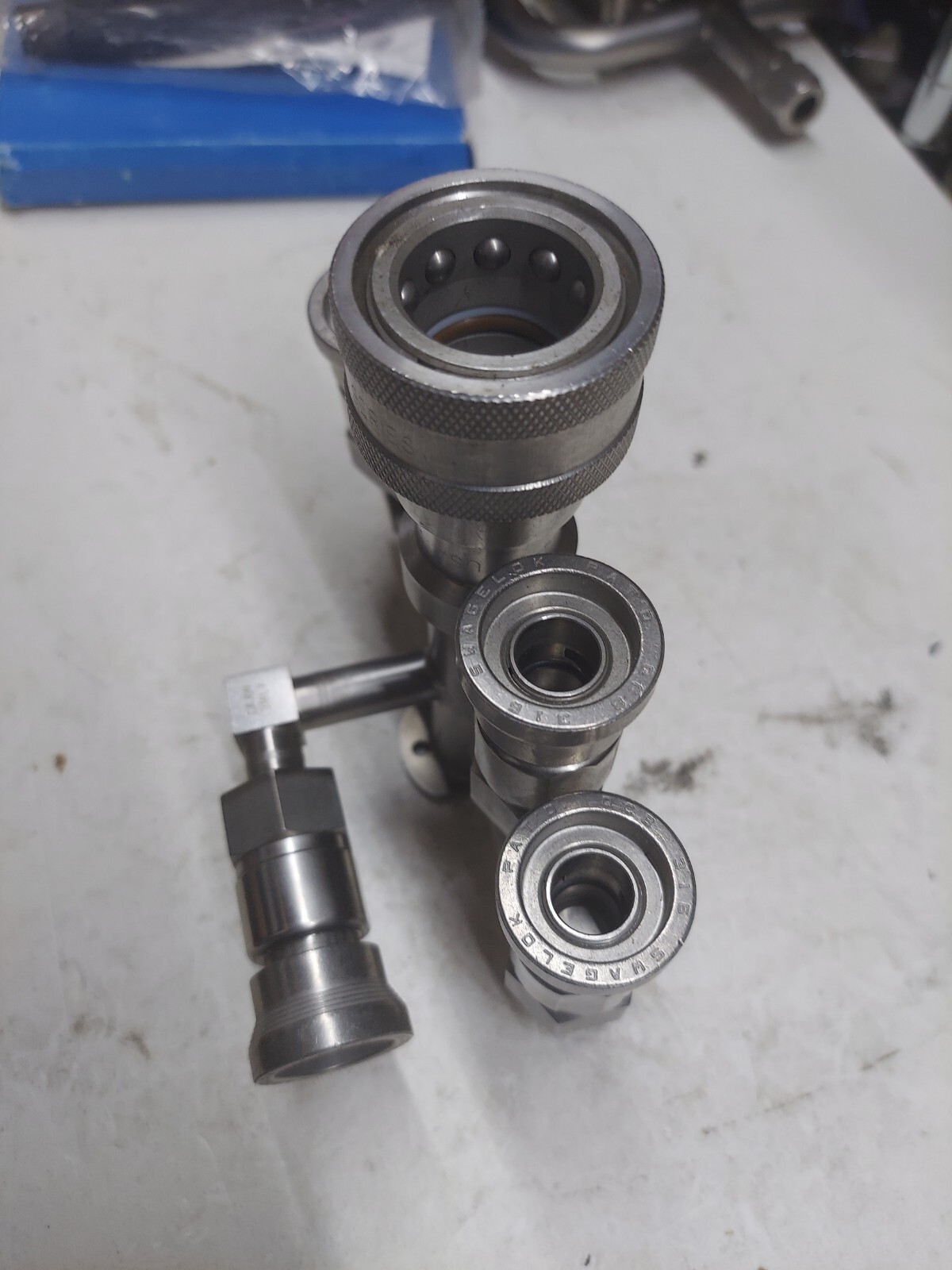(AMAT) 0050-34671 MANIFOLD, TTF SUPPLY COMMON M/F LOOKS UNUSED MAKE OFFER
