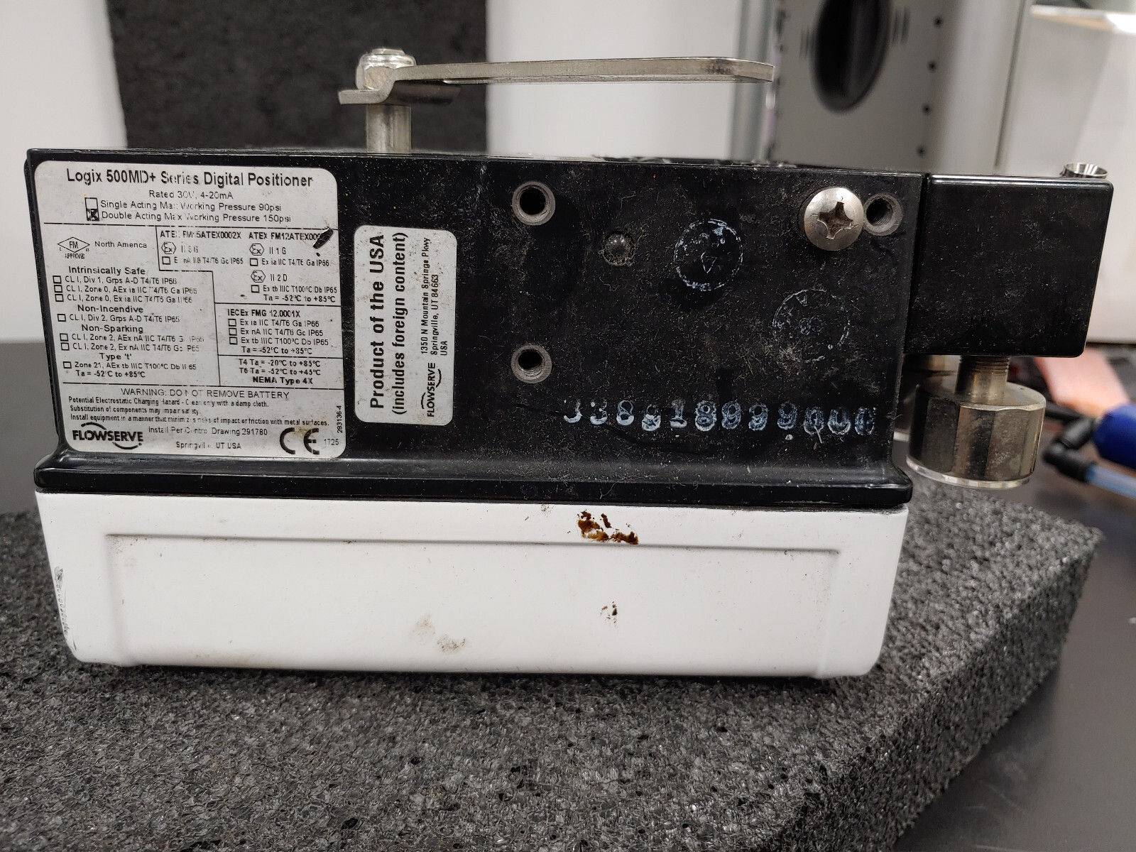 FLOWSERVE Logix 500MD+ Digital Positioner Series 520MD+37-W1D300-GM1-1000