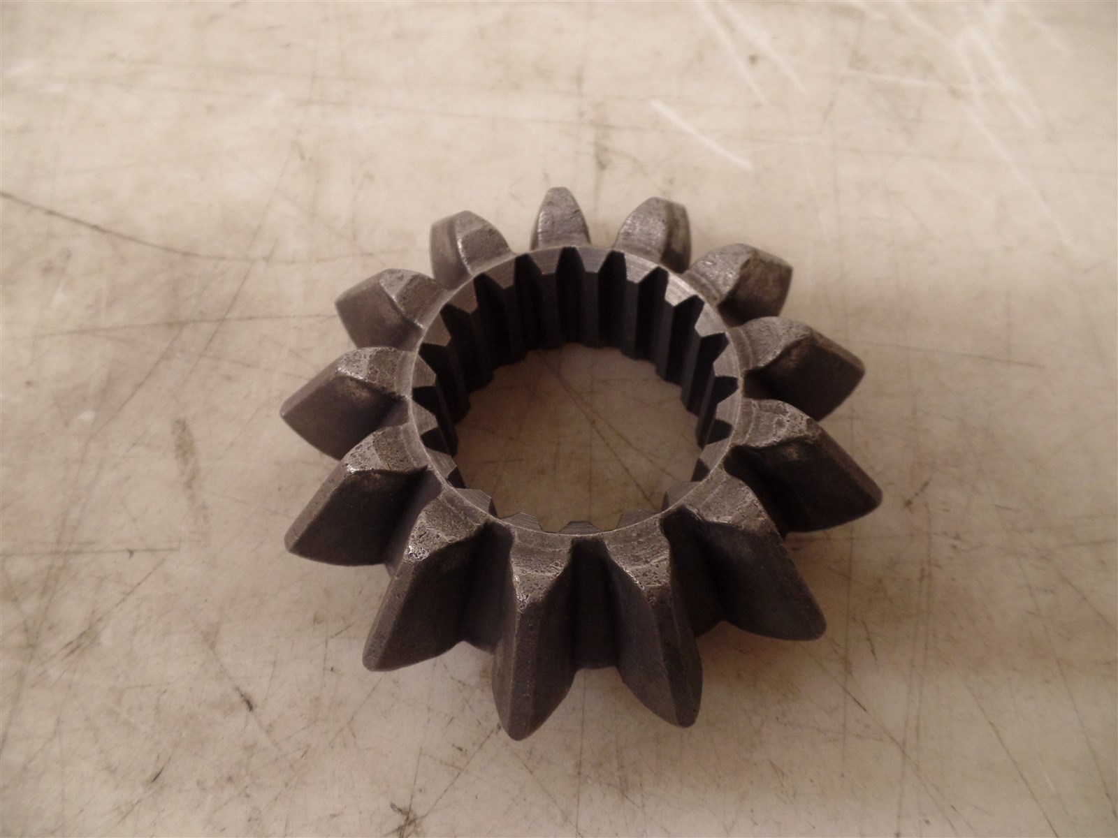 3642931M1 PINION AGCO MASSEY FERGUSON MF 1051 2270 RC270 1051 2270 RC270 ROTARY