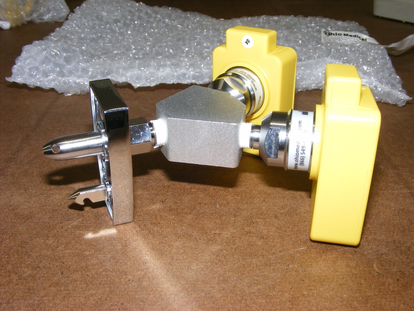 Ohio Medical YB-CO-CHUA-CH Chemetron Y Block Adapter Medical Air Yellow