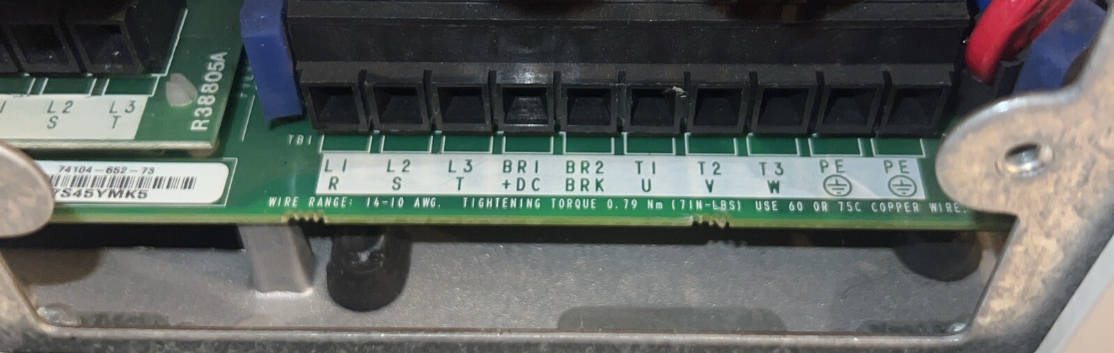 ALLEN-BRADLEY POWERFLEX 70 20AD3P4A0AYNANNN AC DRIVE 1.5KW / 2HP SER A