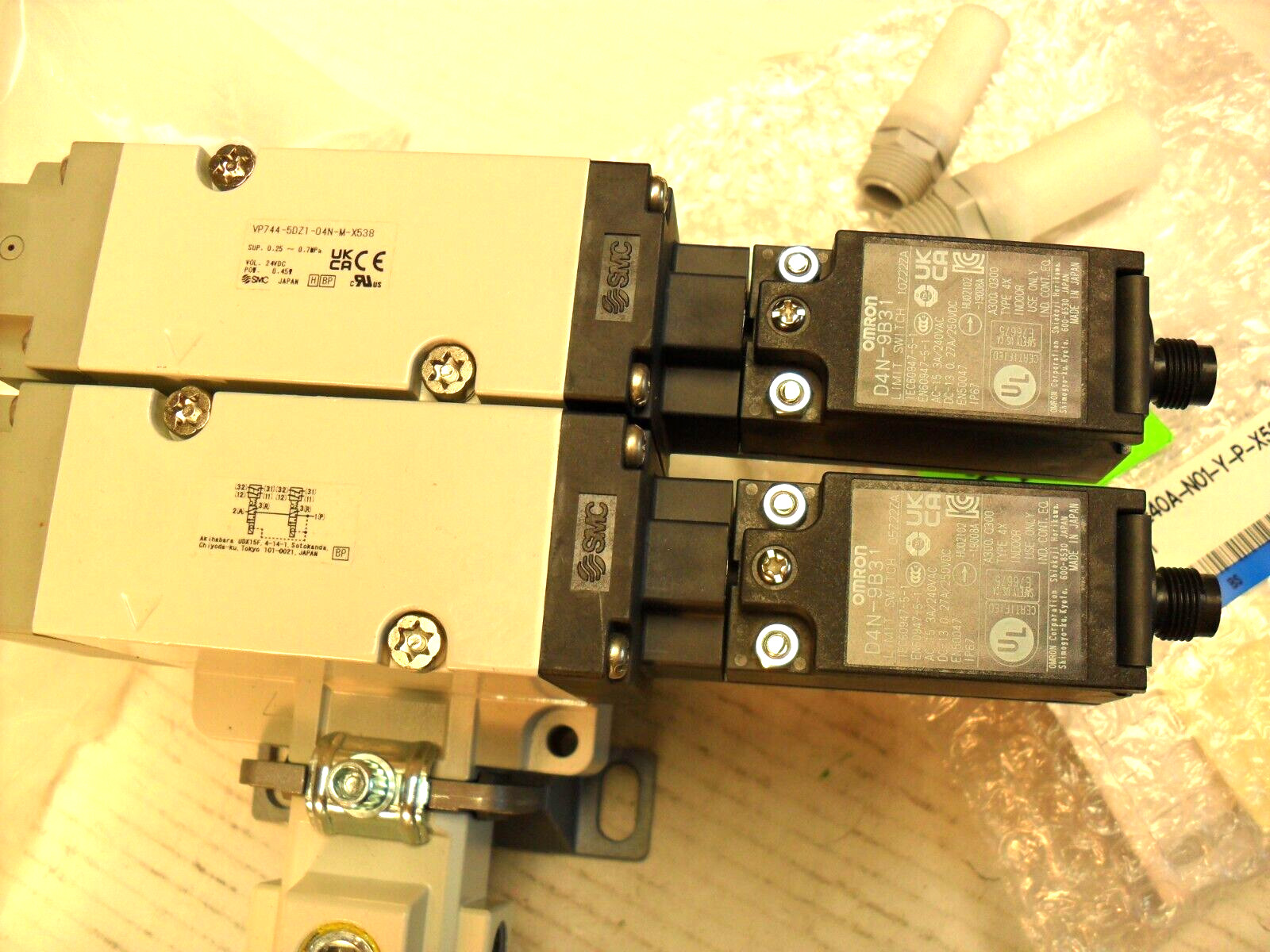 SMC Air Supply, AW40-N04C-Z-A, x2 OMRON D4N-9B31,VHS40-N04B-Z, Brackets, & More,