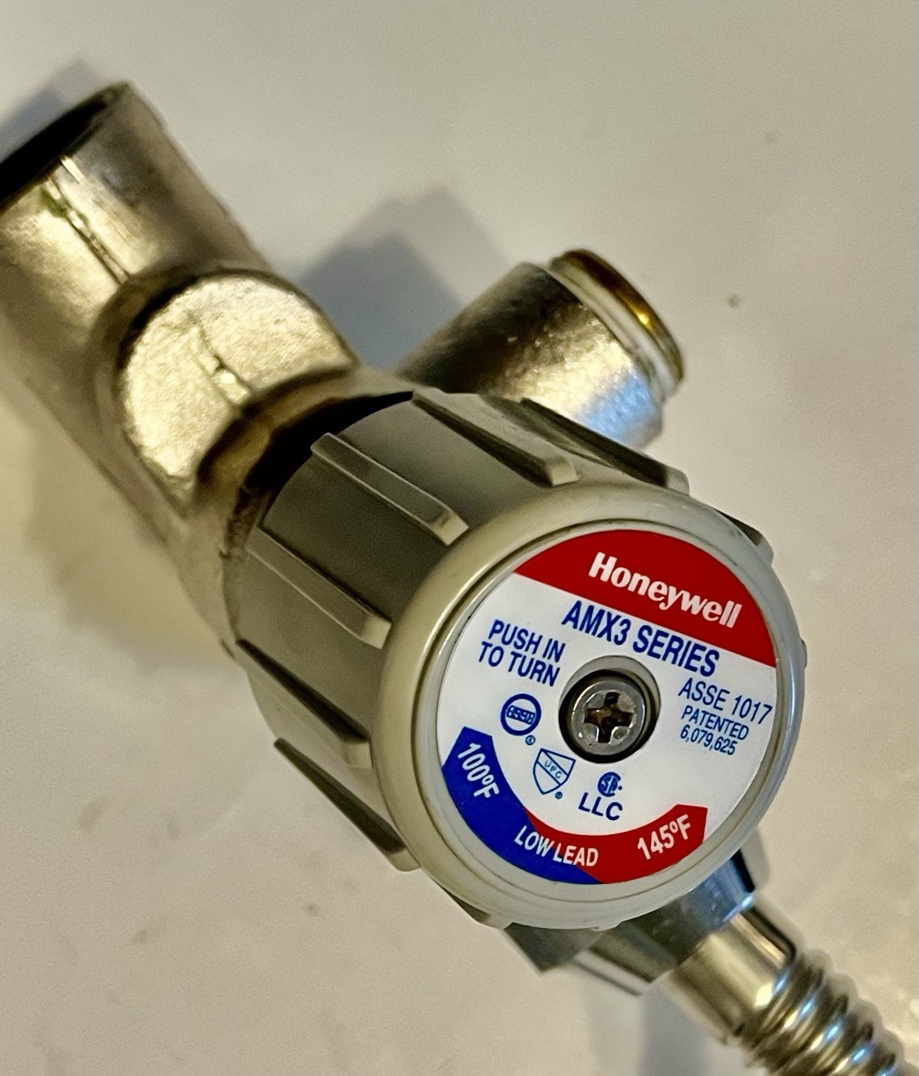 Honeywell AMX300TLF Direct Connect 3/4” Mixing Valve 8″ SS Corrugated Connector