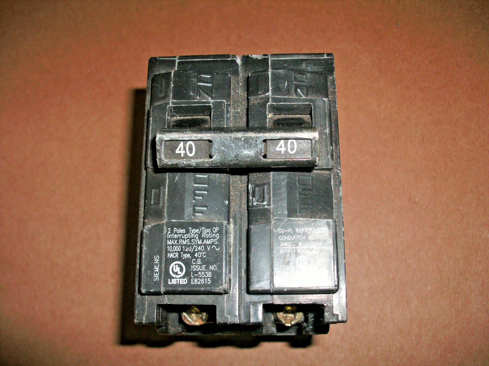 SIEMENS Q240 2 POLE 120/240 TYPE QP CIRCUIT BREAKER – 16 AVAILABLE