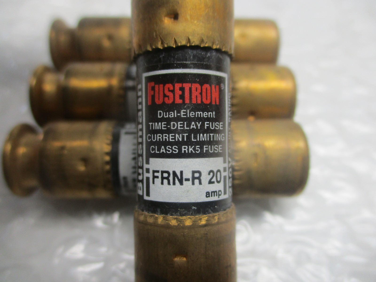 FUSETRON FRN-R-20 FUSE BLACK LOT OF 4 NSNP