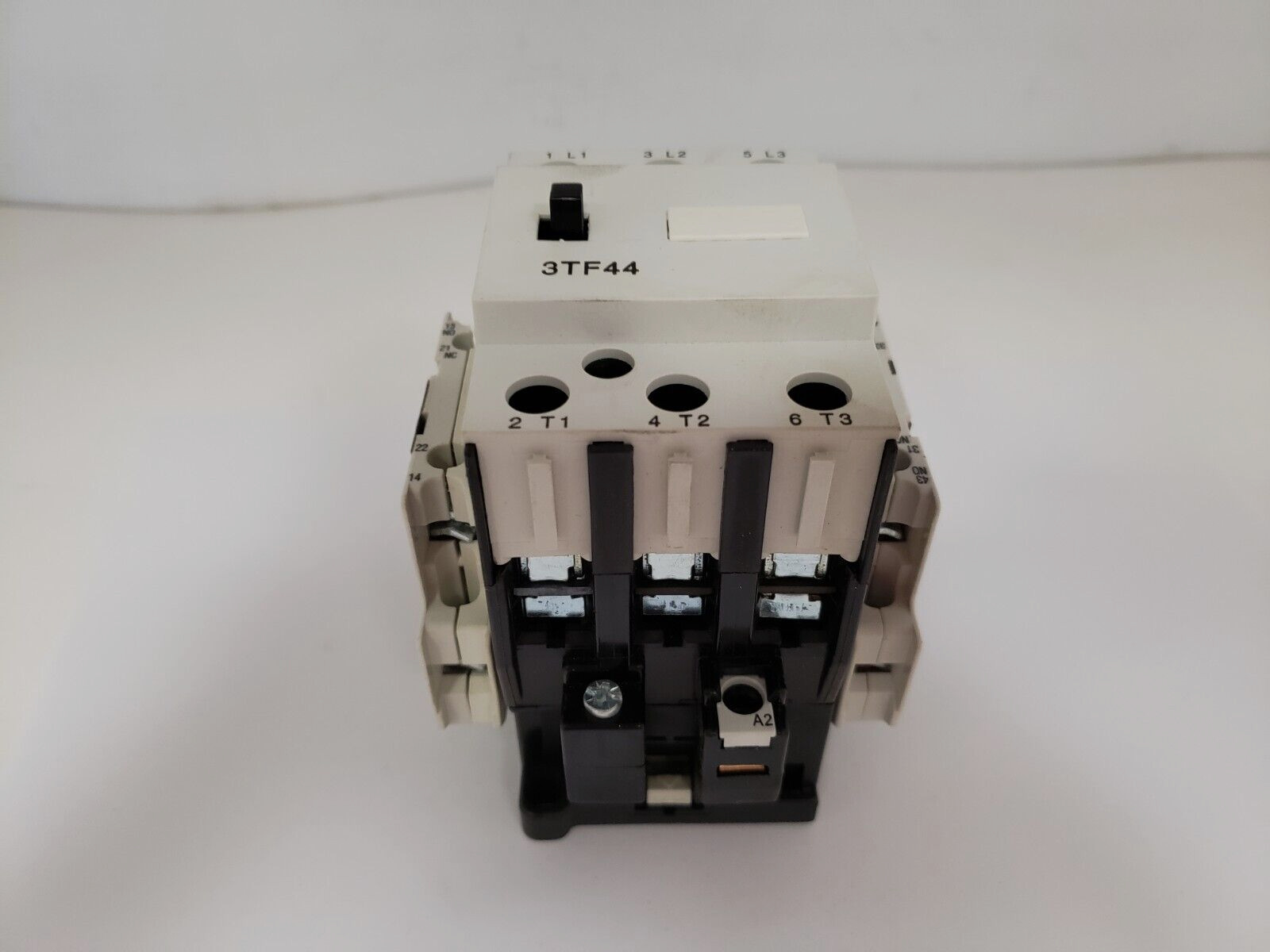 SIEMENS 3TF44 22-0A CONTACTOR 3 PHASE 2NO 2NC 120VAC COIL 60HZ NIB