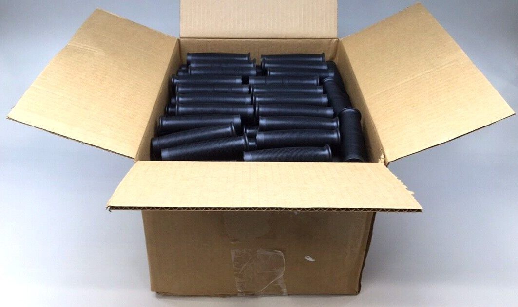 Gripworks 341544-220 Injection Grip Saturn 3 Hunt Wilde 4-1/2″L (Pack of 220)