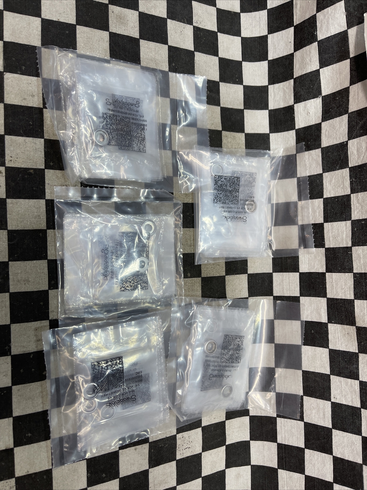 SWAGELOK VCR Face Seal 1/4″, NI-4-VCR-2-GR-VS, NI4VCR2GRVS, LOT OF 50 #1325V6