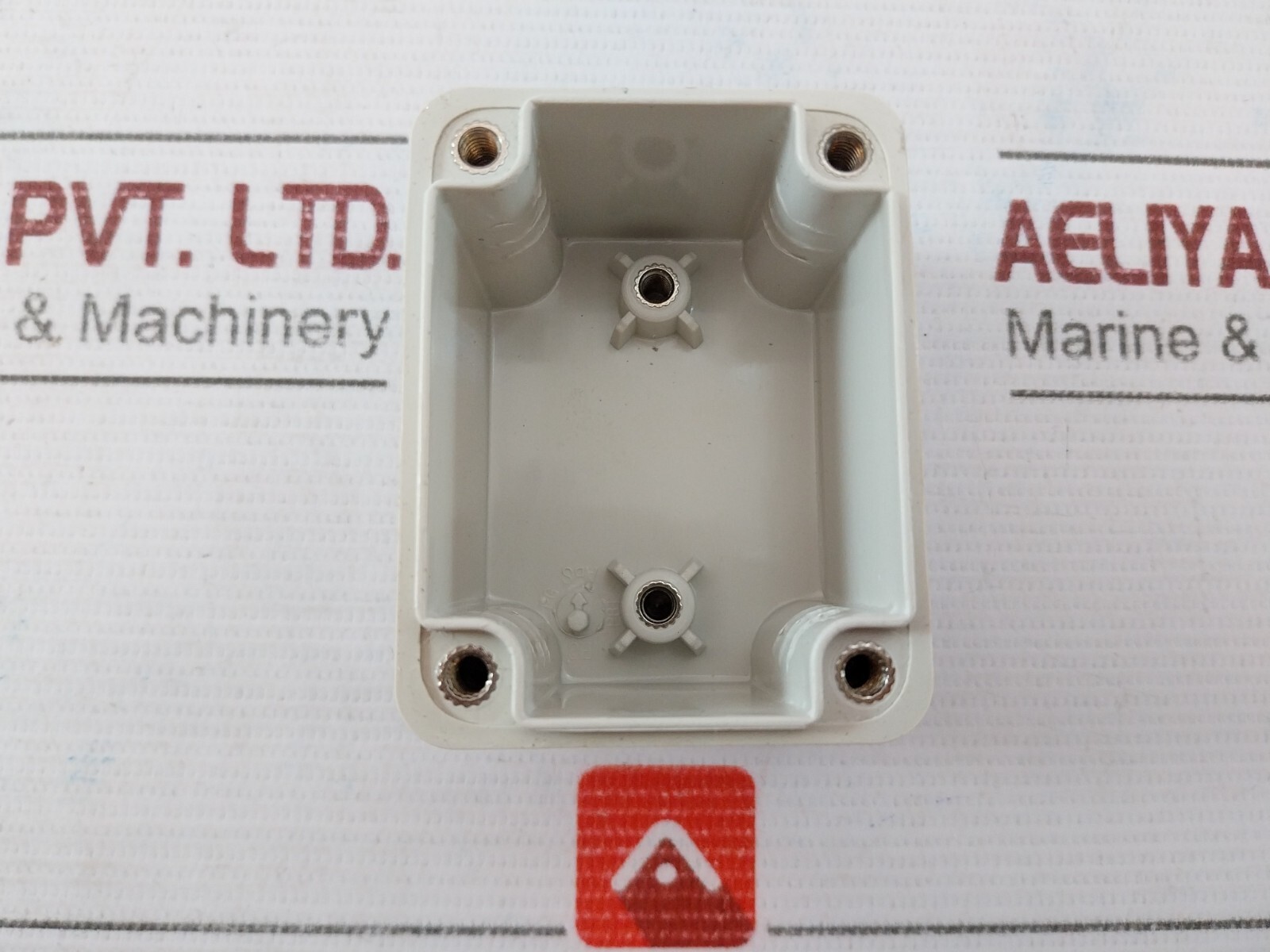 D.S.E. HI BOX ABS AH250V F Unique Box (Sus Draw Latch) LF.T3.15AH 250V P