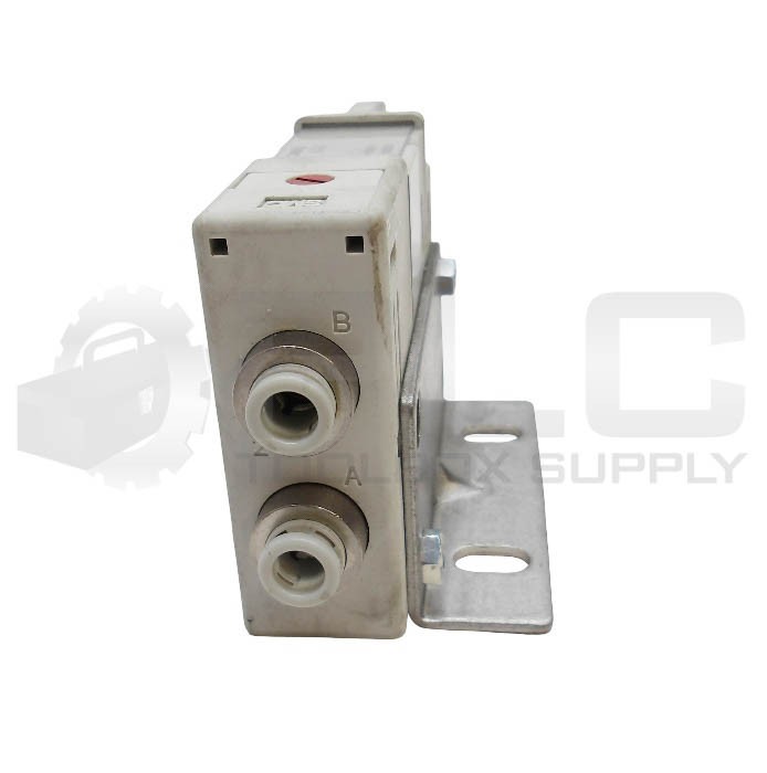 NEW SMC VQ2000-FPG-C6C6-FN DOUBLE CHECK BLOCK PNEUMATIC VALVE