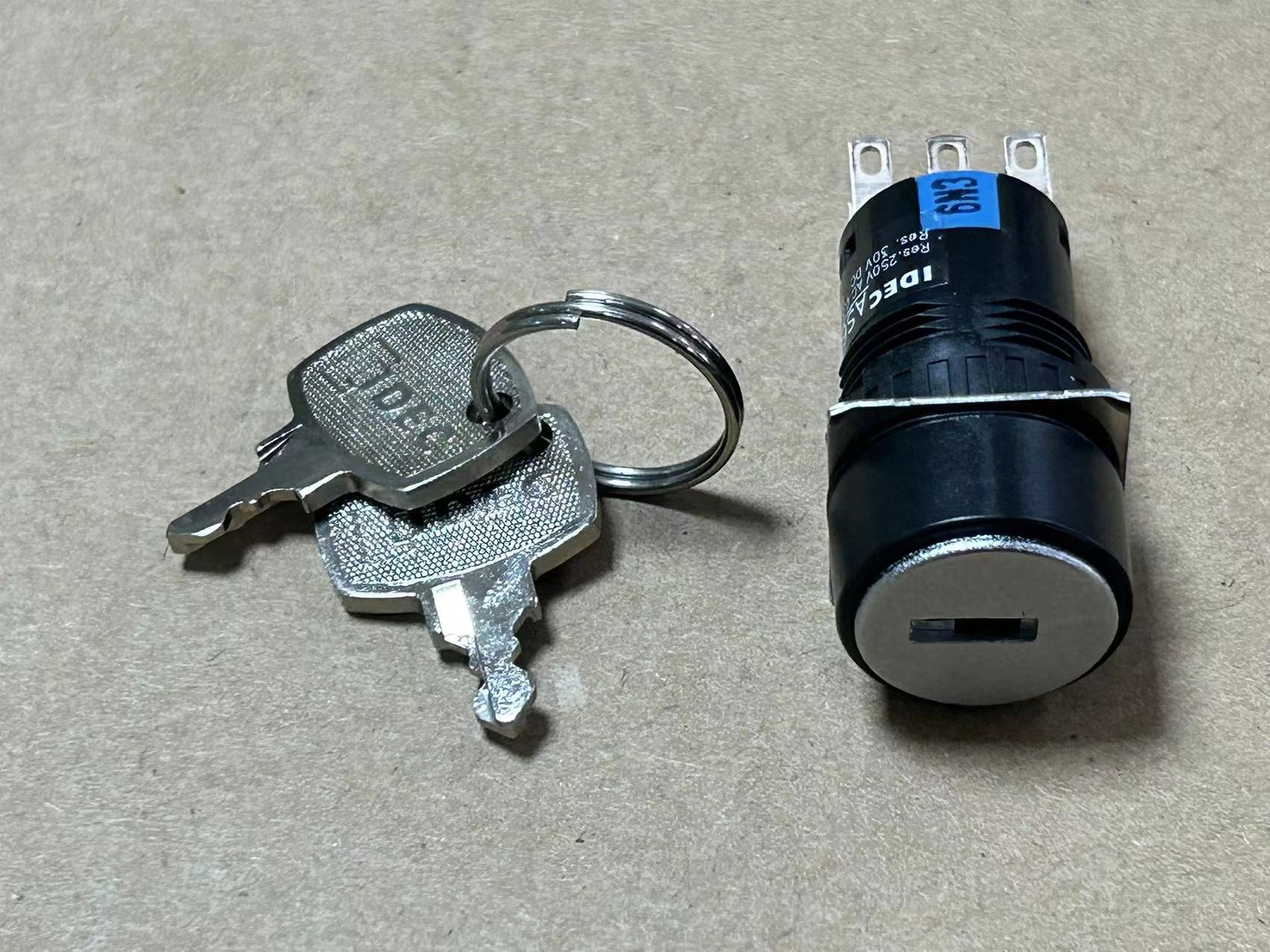 Yaskawa robot key switch DX100 JZRCR-YPP01-1 teach pendant selector switch
