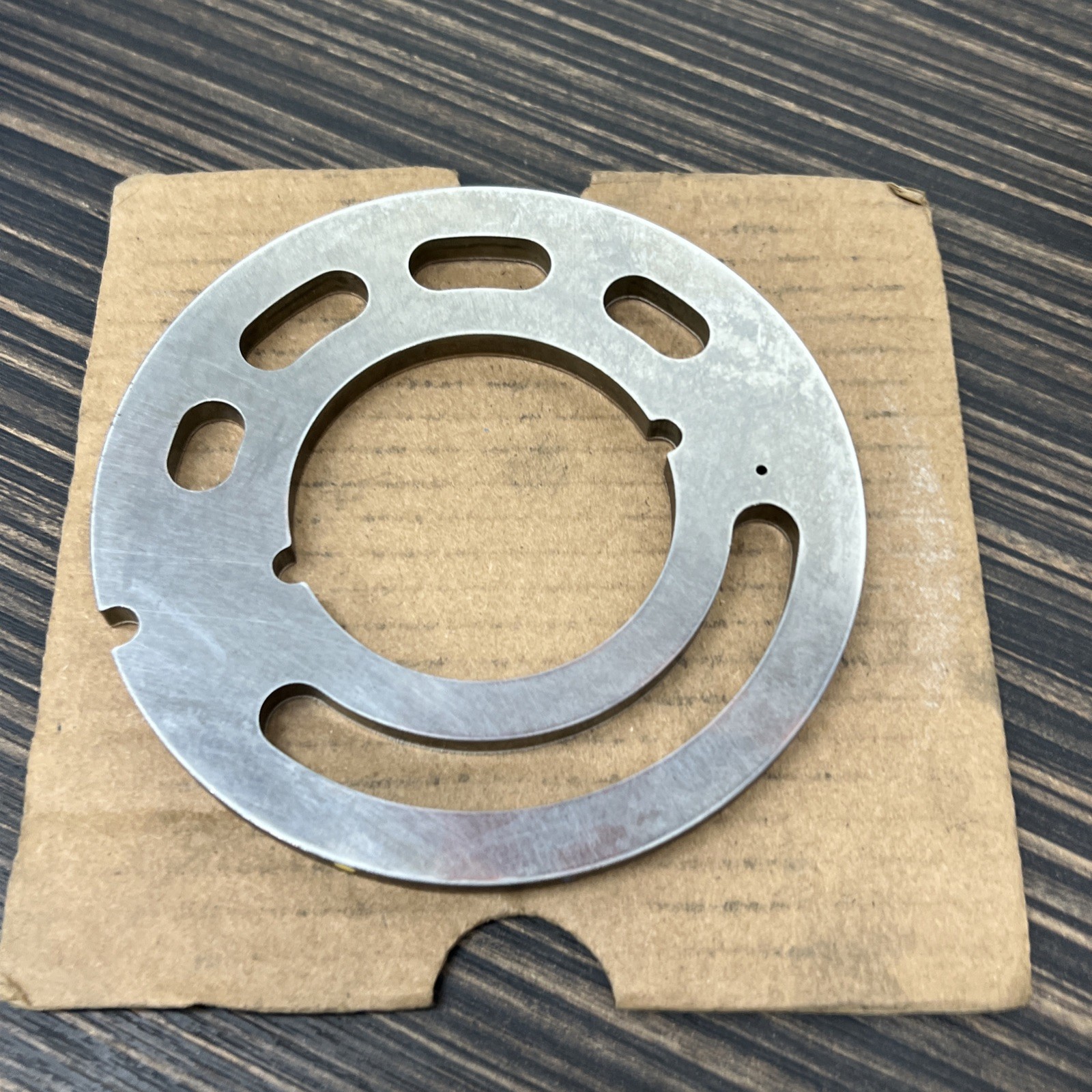 6025319-001 EATON VALVE PLATE, LH, 620, 98CC