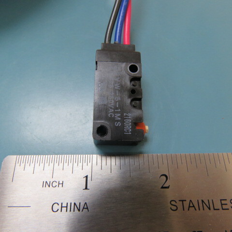 OMRON D2VW-5-1MS Qty of 4 per Lot Switch SPDT Chassis Mount