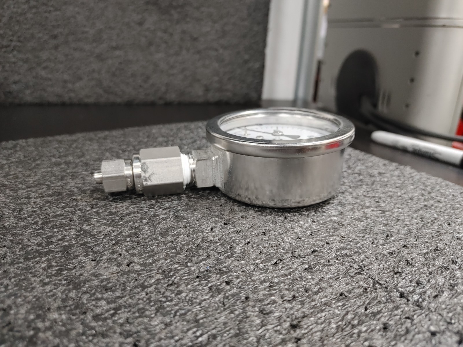NOSHOK 160 PSI Stainless Steel Pressure Gauge