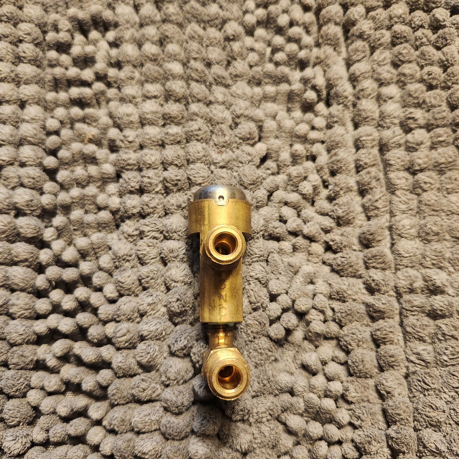 Versa 3NC Metal Pneumatic Push Button