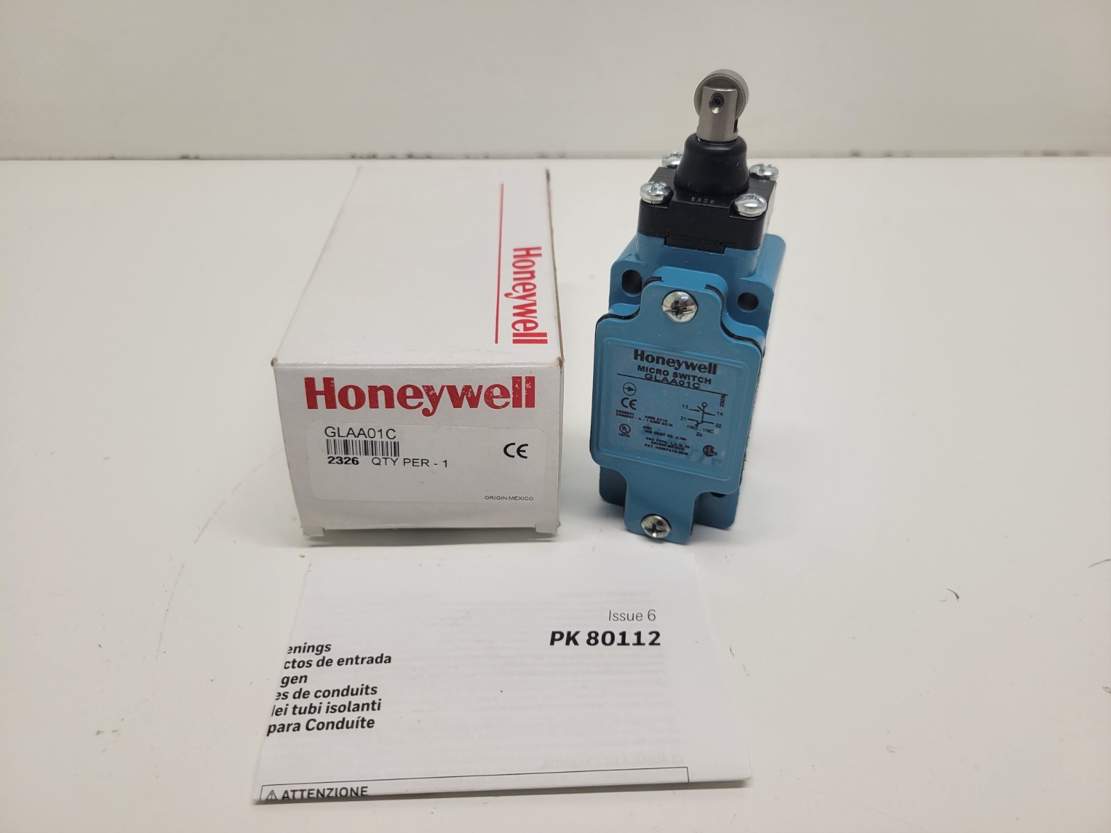 NEW OLD STOCK! HONEYWELL MICRO SWITCH ROLLER PLUNGER LIMIT SWITCH GLAA01C