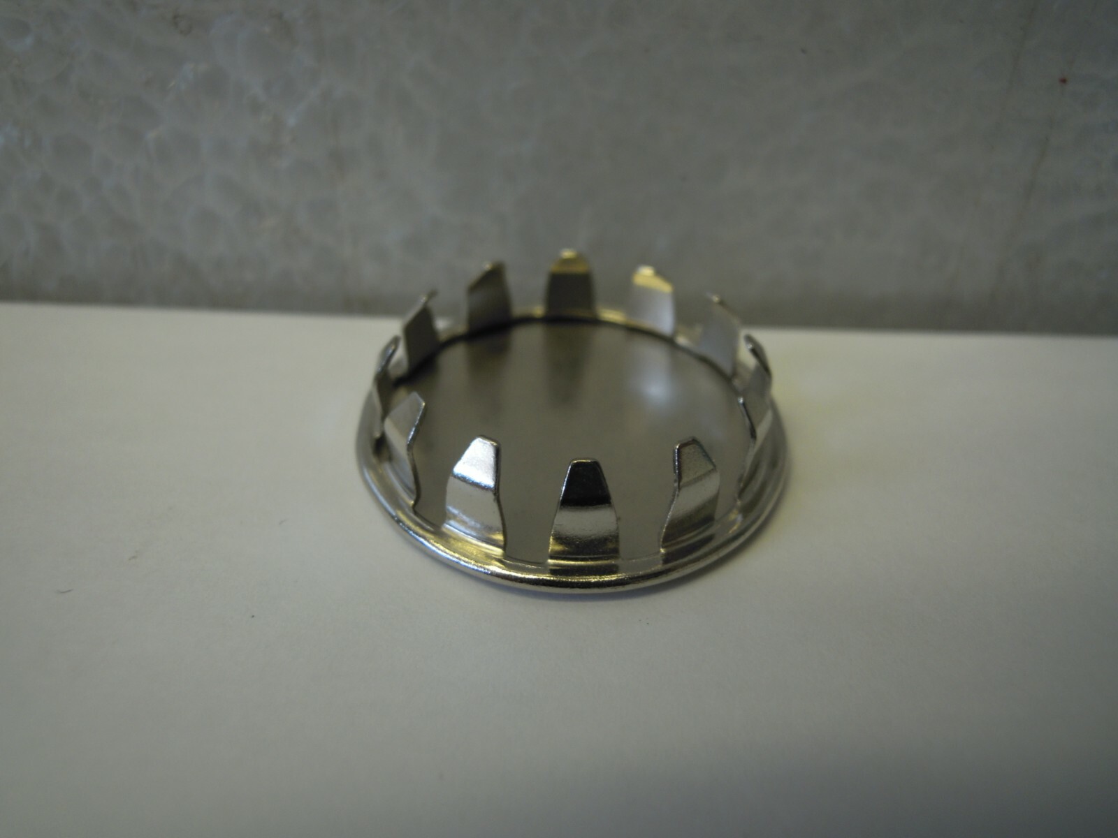 LOT of 25 X SPAENAUR FOR 1″ HOLE SNAP-IN PANEL PLUG NICKEL PLATED STEEL CAP *NEW