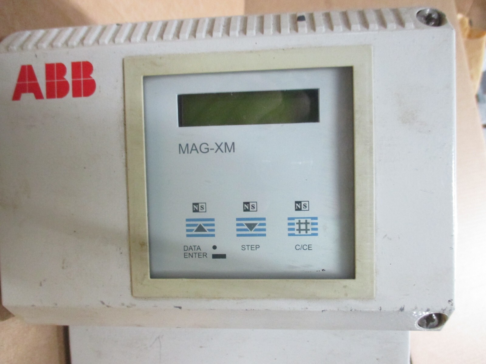 MAGNETIC FLOWMETER SIGNAL CONVERTER MODEL 50XM13DXKD70AAB0229 USED