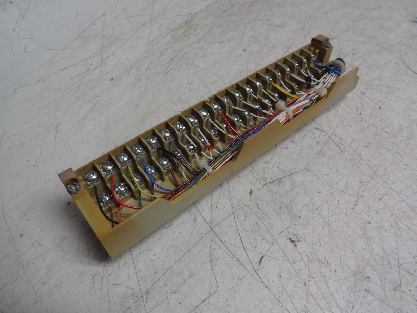 Aeg Schneider Electric 140xts00209 Cable System Terminal