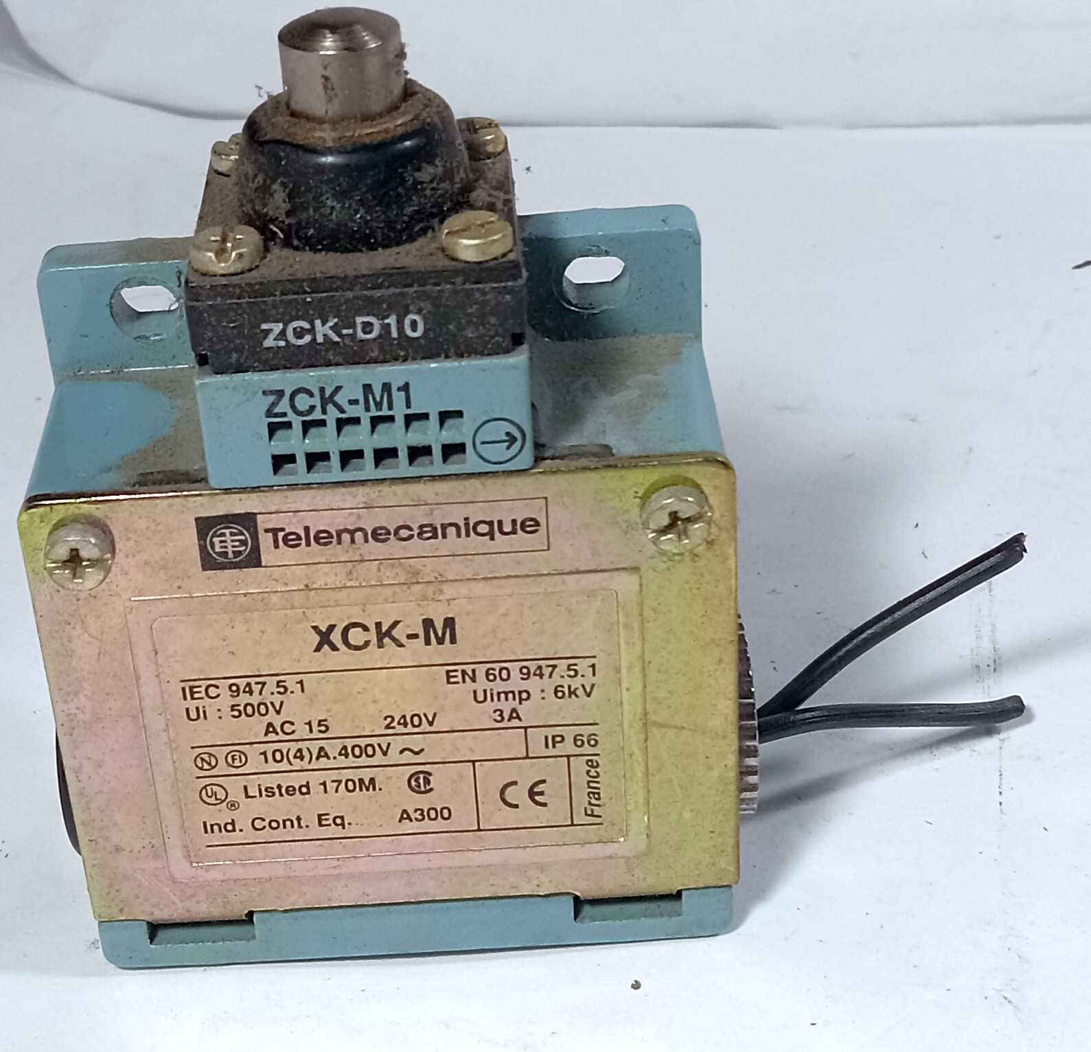1 USED TELEMECANIQUE XCK-M ZCK-M1 H7 ZCK-D10 LIMIT SWITCH ***MAKE OFFER***