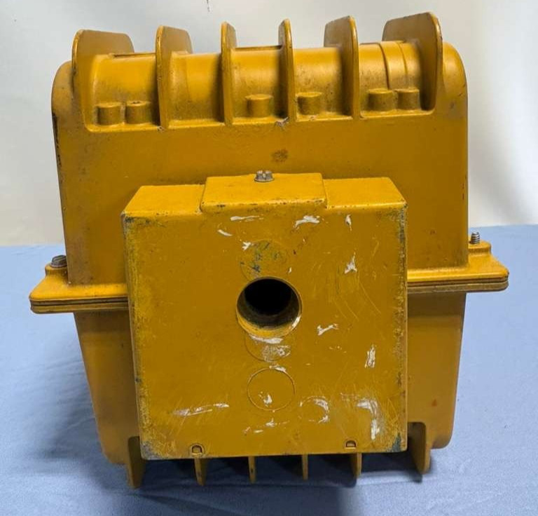 R&R Wholesale Distributors HSG Metal Base Ballast Light Fixture Housing 641-7770