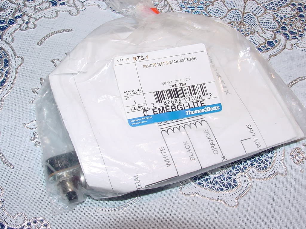 Thomas & Betts RTS-1, Remote Test Switch Unit Equipment w/ Instructions, New