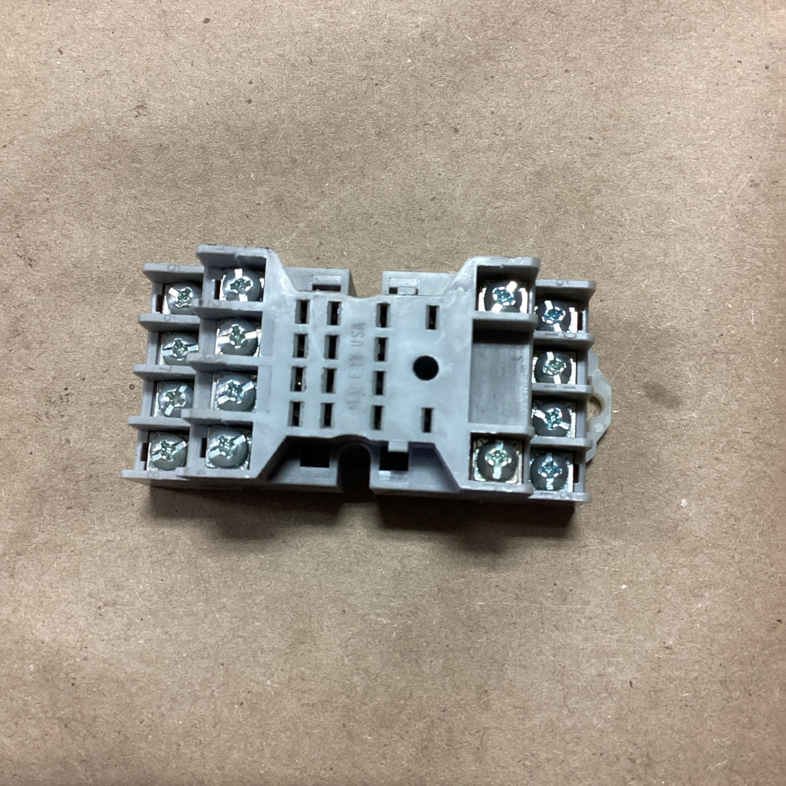 TYCO ELECTRONICS 27E894 300VAC 10A NSNP