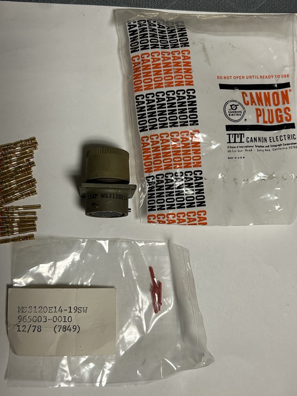 ITT Cannon MS3120E14-19SW MilSpec Connector, 19-Pin, 5935-00-913-2172, NOS.