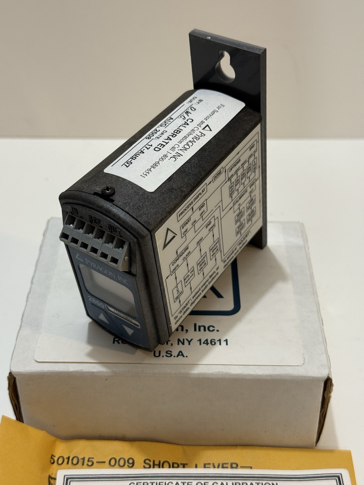 Pyragon 2800T Universal Temperature Transmitter – Unused NOS