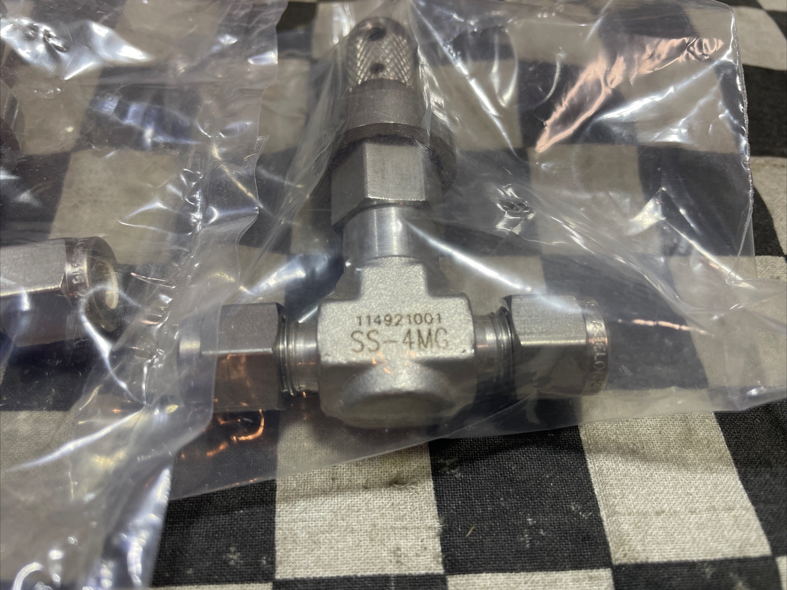 SWAGELOK SS-4MG, SS4MG Medium Flow Metering Valve 1/4″, LOT OF 3 #1639F6
