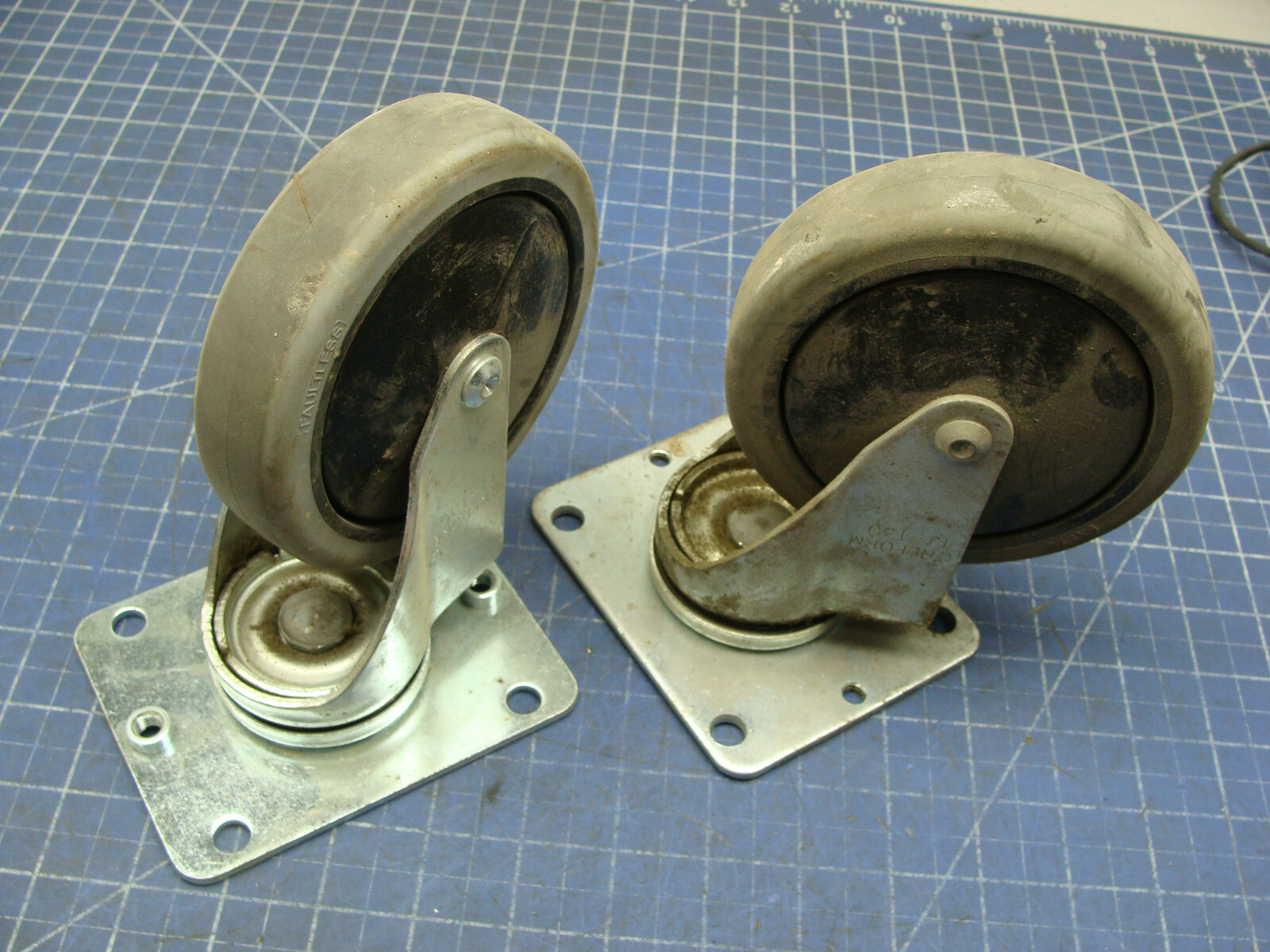 LOT OF 2 CREFORM FAULTLESS CASTERS TJ-130 5″ X 1-1/4″ BASE 5″ X 4″