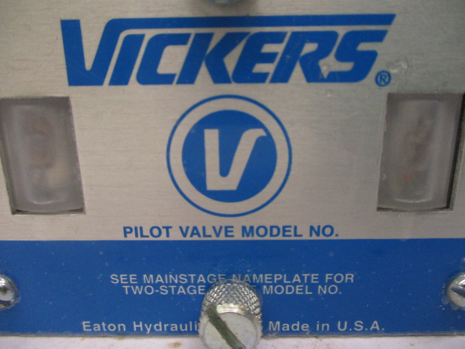 New Open Box Vickers Pilot Valve 942066 FS4 Receptacle Kit A2231MO