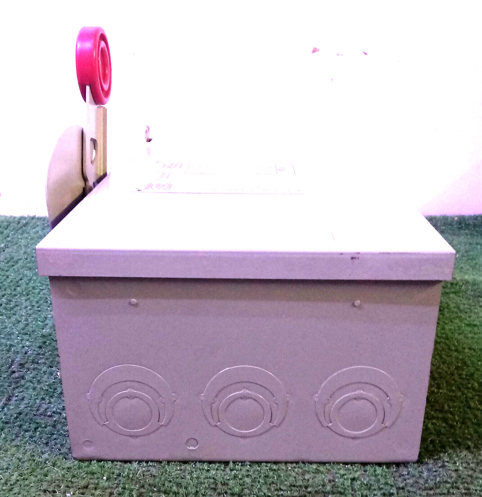 1 NEW CUTLER HAMMER DH222NGK 60A SAFETY SWITCH NNB ***MAKE OFFER***