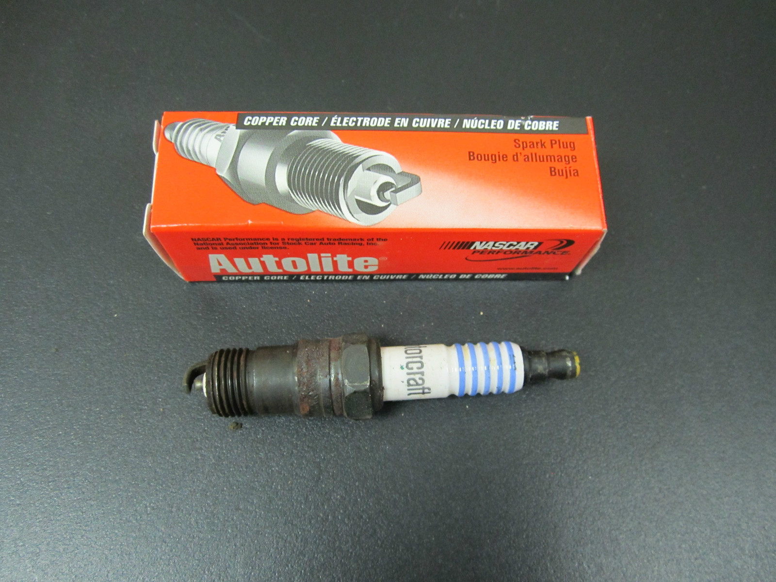 AUTOLITE SPARK PLUGS 104 LOT OF 4 NEW!!