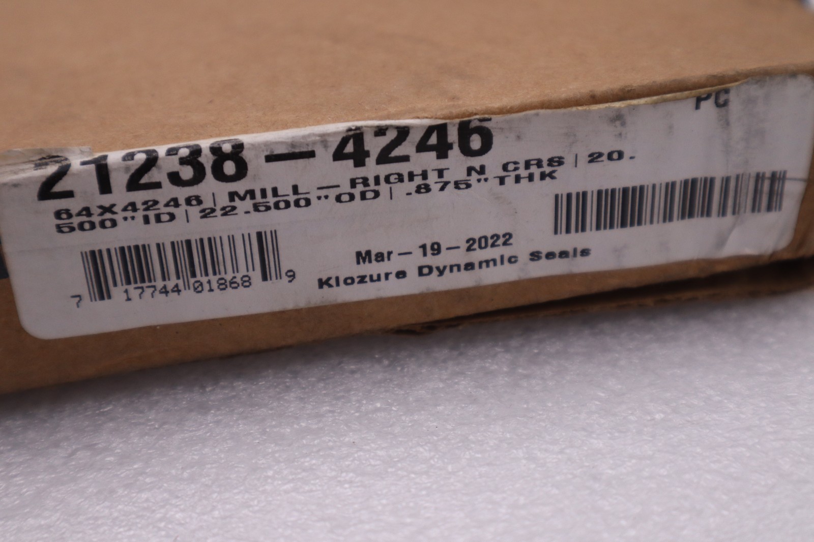 GARLOCK KLOZURE 21238-4246 OIL SEAL 20-1/2″ Shaft Dia; 22-1/2″ Housing Bore