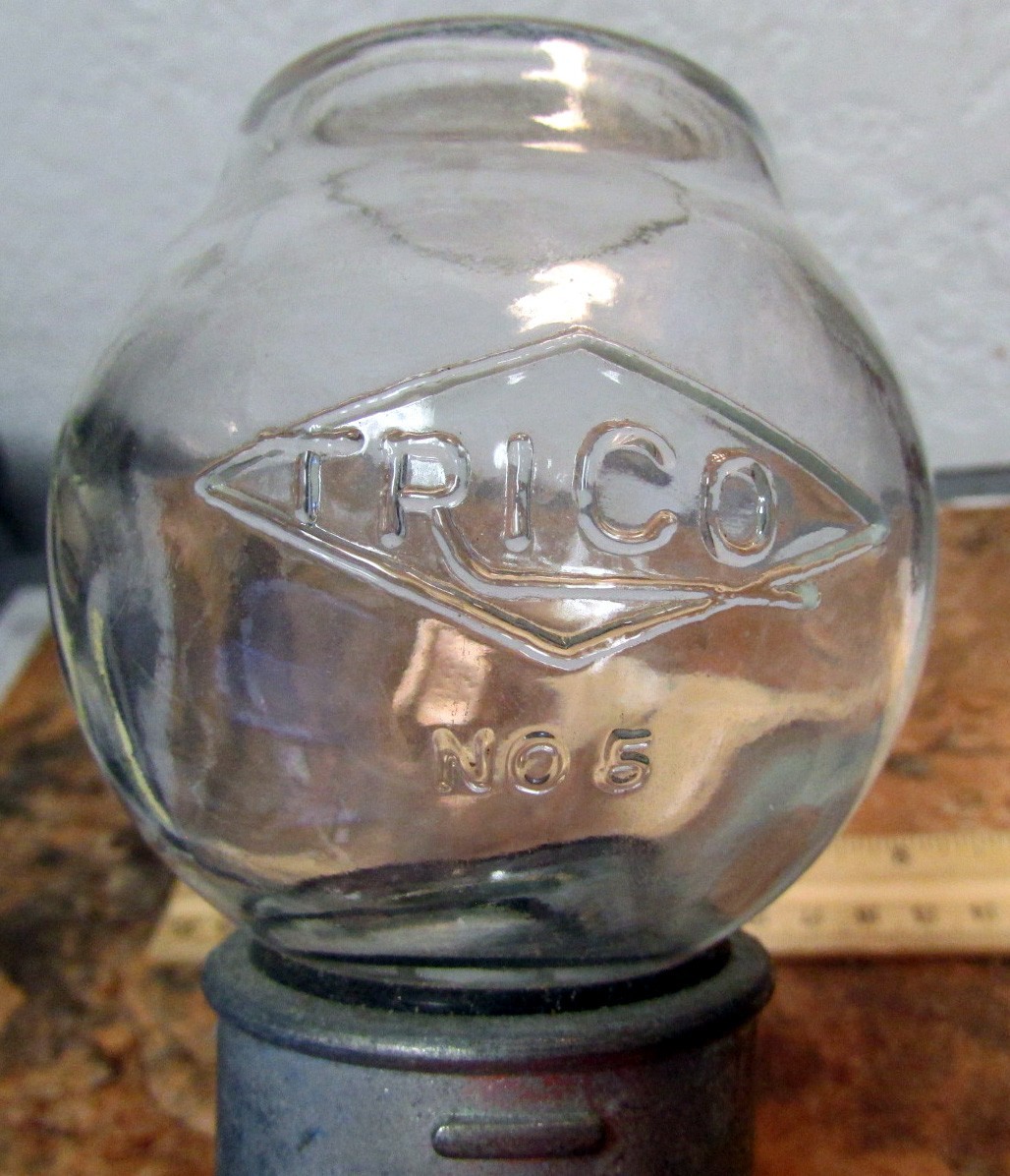 Trico Opto-matic no 5 Oiler, great condition weighs right at 1 pound, clean