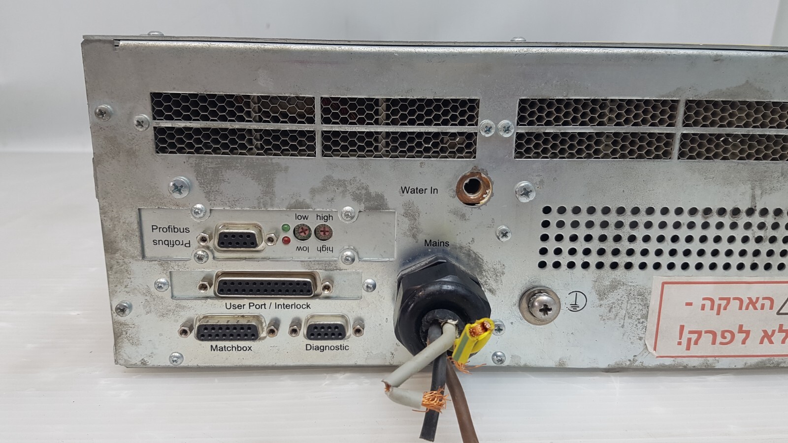AE ADVANCED ENERGY CESAR RF POWER GENERATOR 1330, 3000W, 13.56MHZ, 61300122