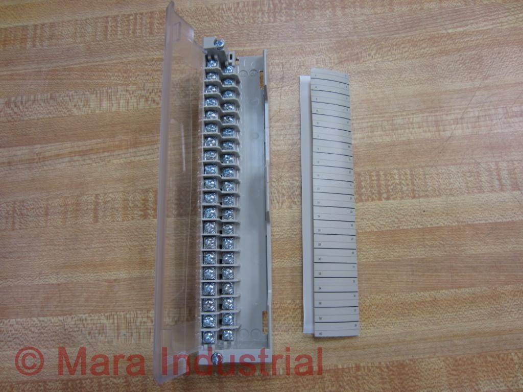 Schneider 140 XTS 002 00 Terminal Strip 140XTS00200 (Pack of 3)