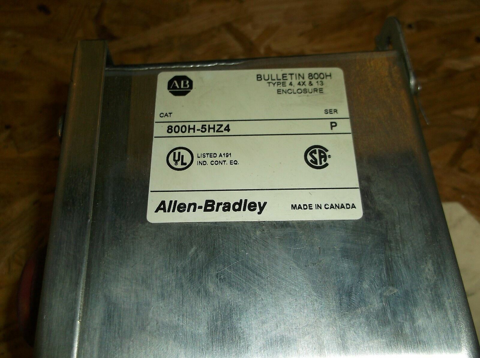 Allen Bradley 800H-5HZ4R Push Button Enclosure Fiberglass Switches NEMA 13 OEM