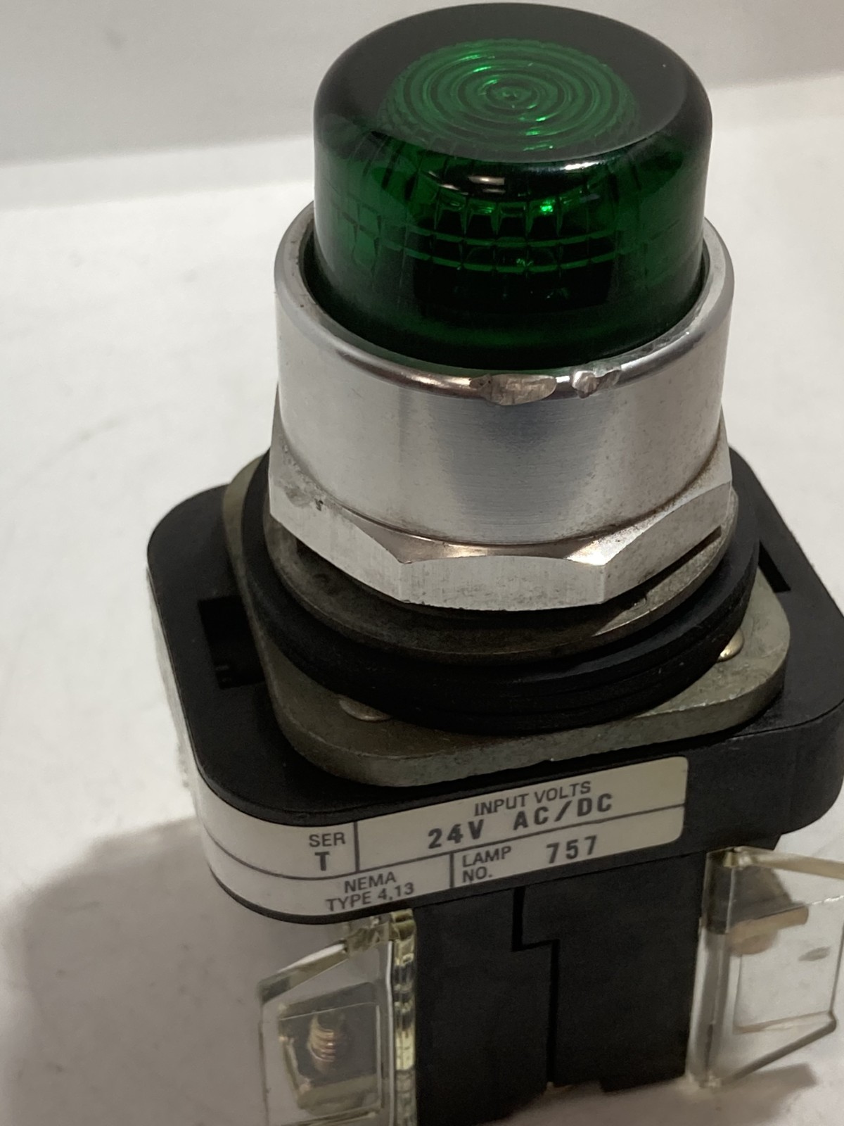 ALLEN BRADLEY 800T-QB24G PUSHBUTTON ILLUMINATED GREEN 1NO/1NC SERIES T